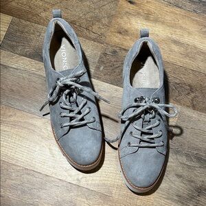 Vionic Gray Suede Lace-Up Shoes.  Size 6.5